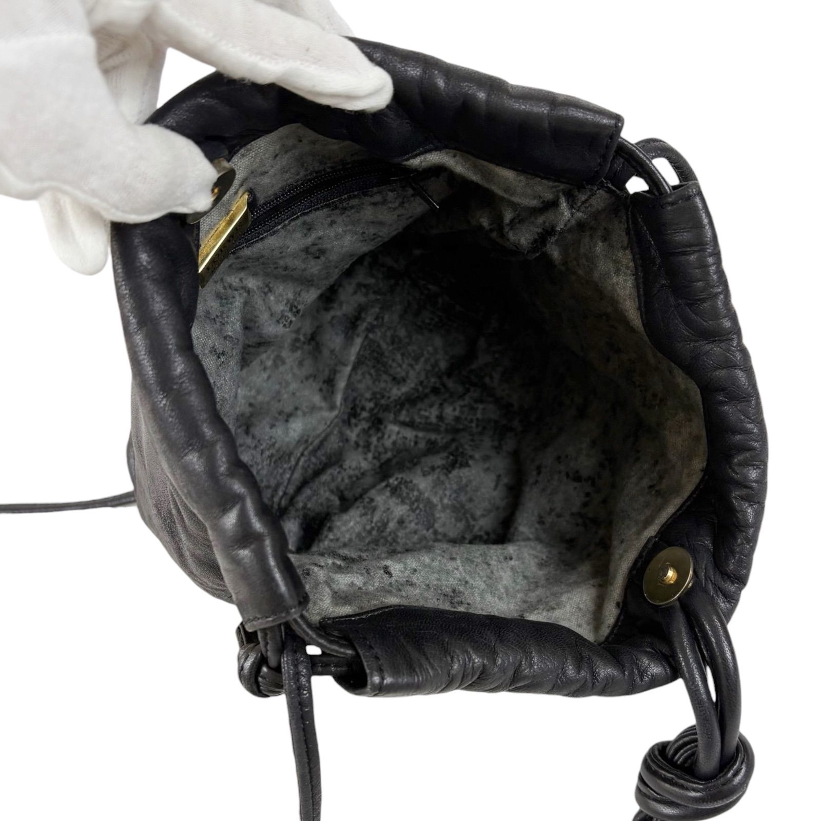 LOEWE ロエベ アナグラム 巾着 ミニ ショルダーバッグ ポシェット 黒 LOEWE ロエベ 巾着ショルダーバッグ アナグラム ナッパレザー ブラック