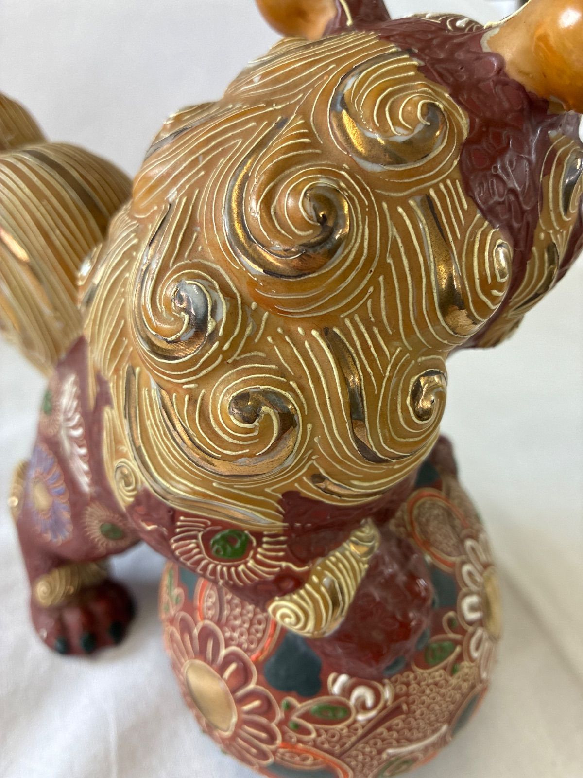 約18cm】九谷焼 玉乗り獅子 置物 東山九谷 縁起物 魔除け 金彩 赤