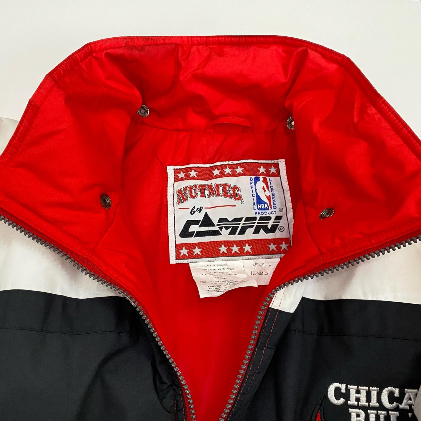 【姫路東店】 中古 NUTMEG ナツメグ 中綿ジャケット CHICAGO BULLS レッド サイズ：L 【093】 姫路東店】 中古 NUTMEG ナツメグ 中綿ジャケット CHICAGO BULLS