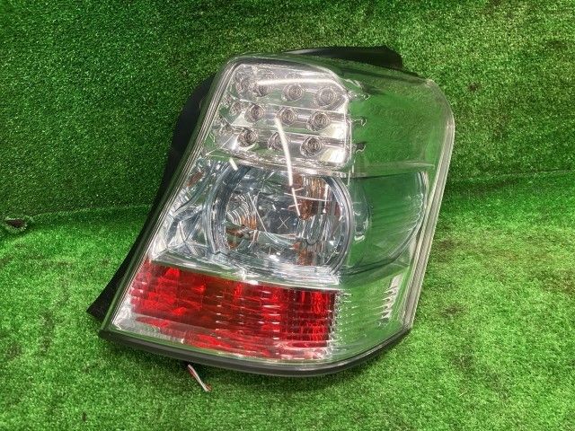 SAI AZK10 右テールランプ・テールライト S コイト 75-12 81550-75010