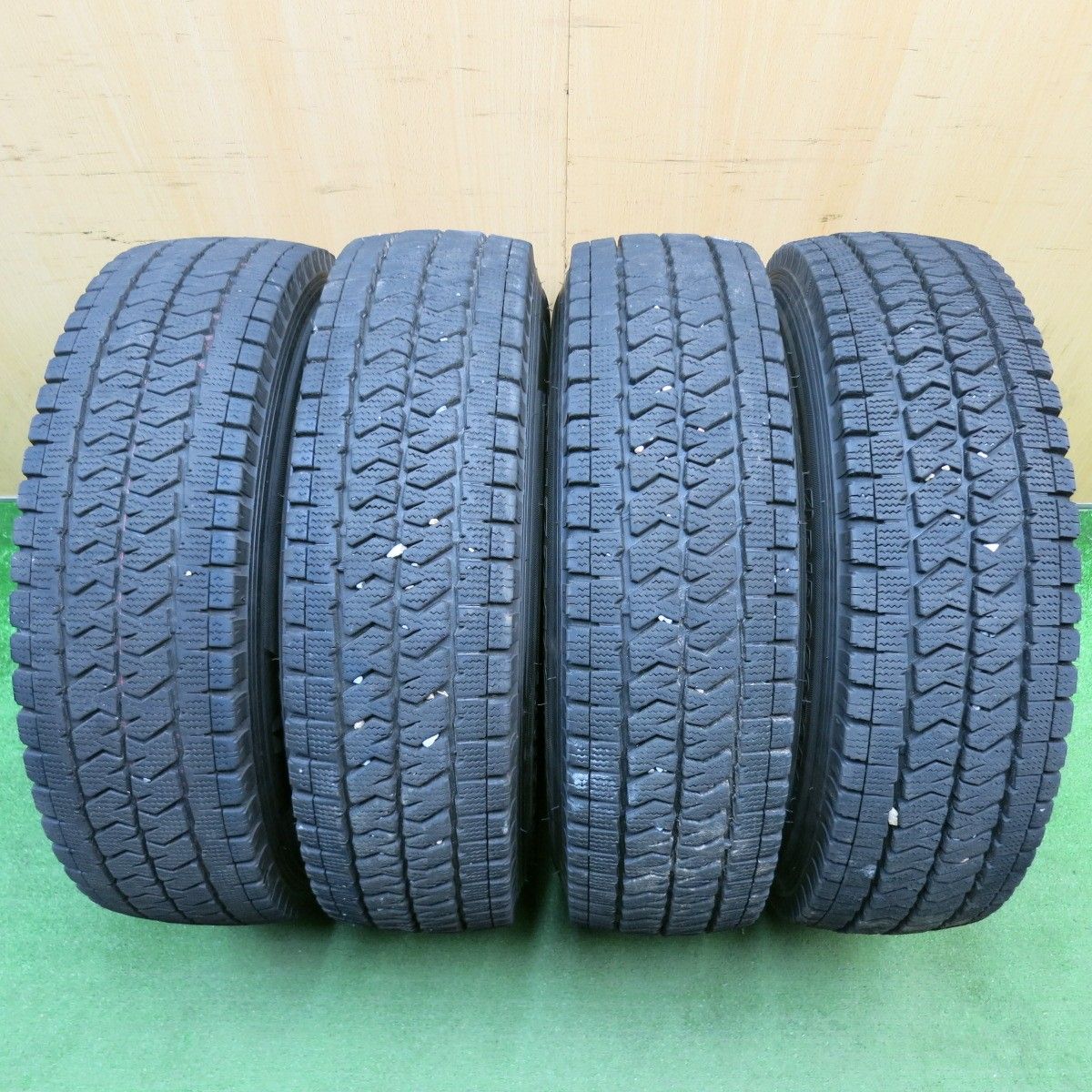 ブリヂストン 195⁄80R15 VL10 スタッドレス 107⁄105N スタッドレス