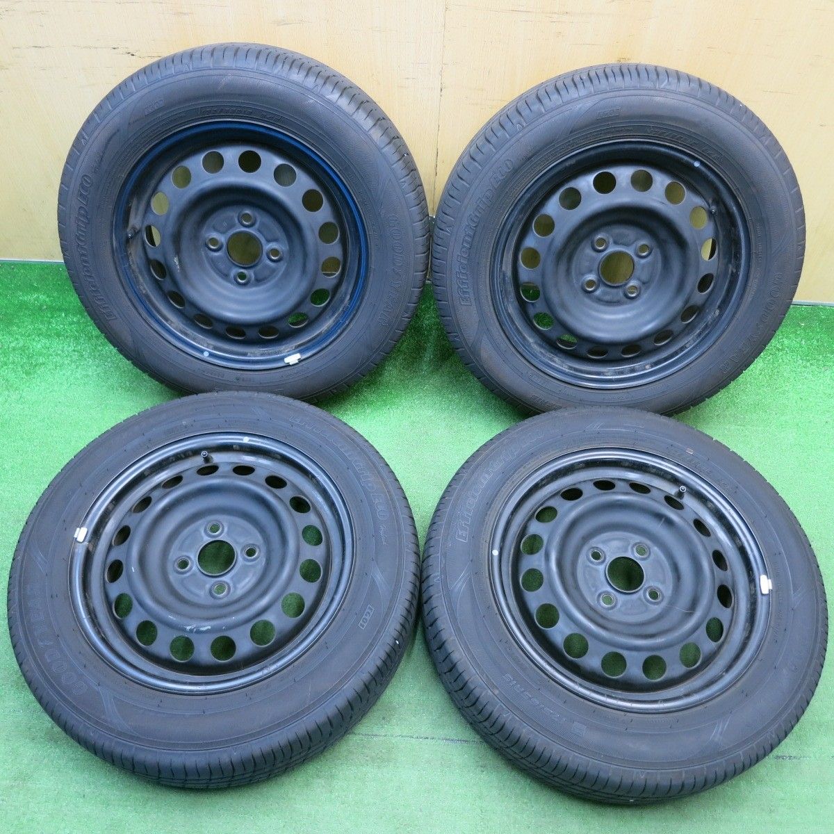 ☆バリ溝☆　スチールホイール　15インチ　5J　PCD100　4穴　ET約40　ハブ径約55　DUNLOP　WINTERMAXX　175/65R15　2016年 バリ溝！24年！9.5分☆175/65R15 グッドイヤー EfficientGrip ECO