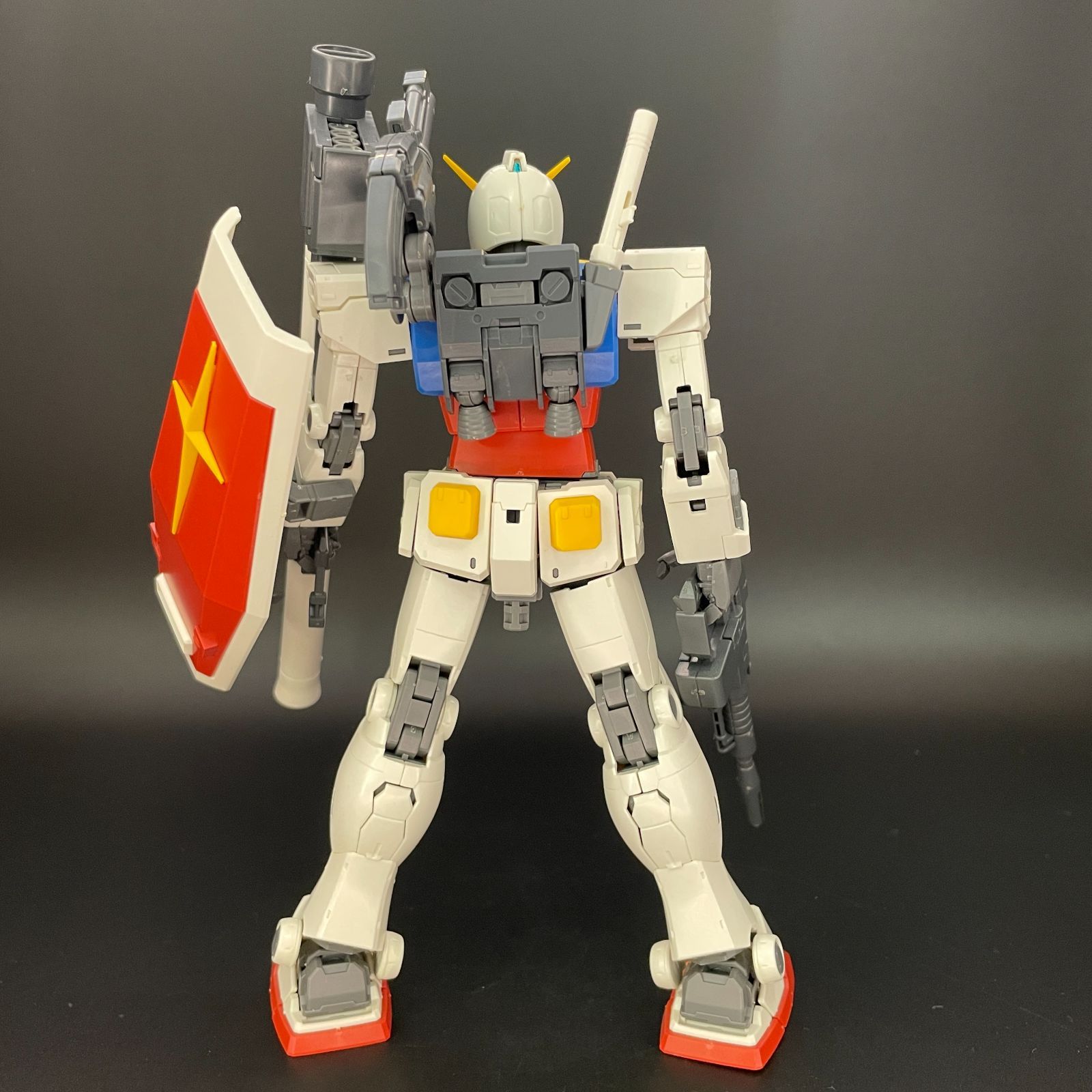 ガンプラ【ジャンク品、キズ、ほこり】 MG 1/100 RX-78-02 ガンダム
