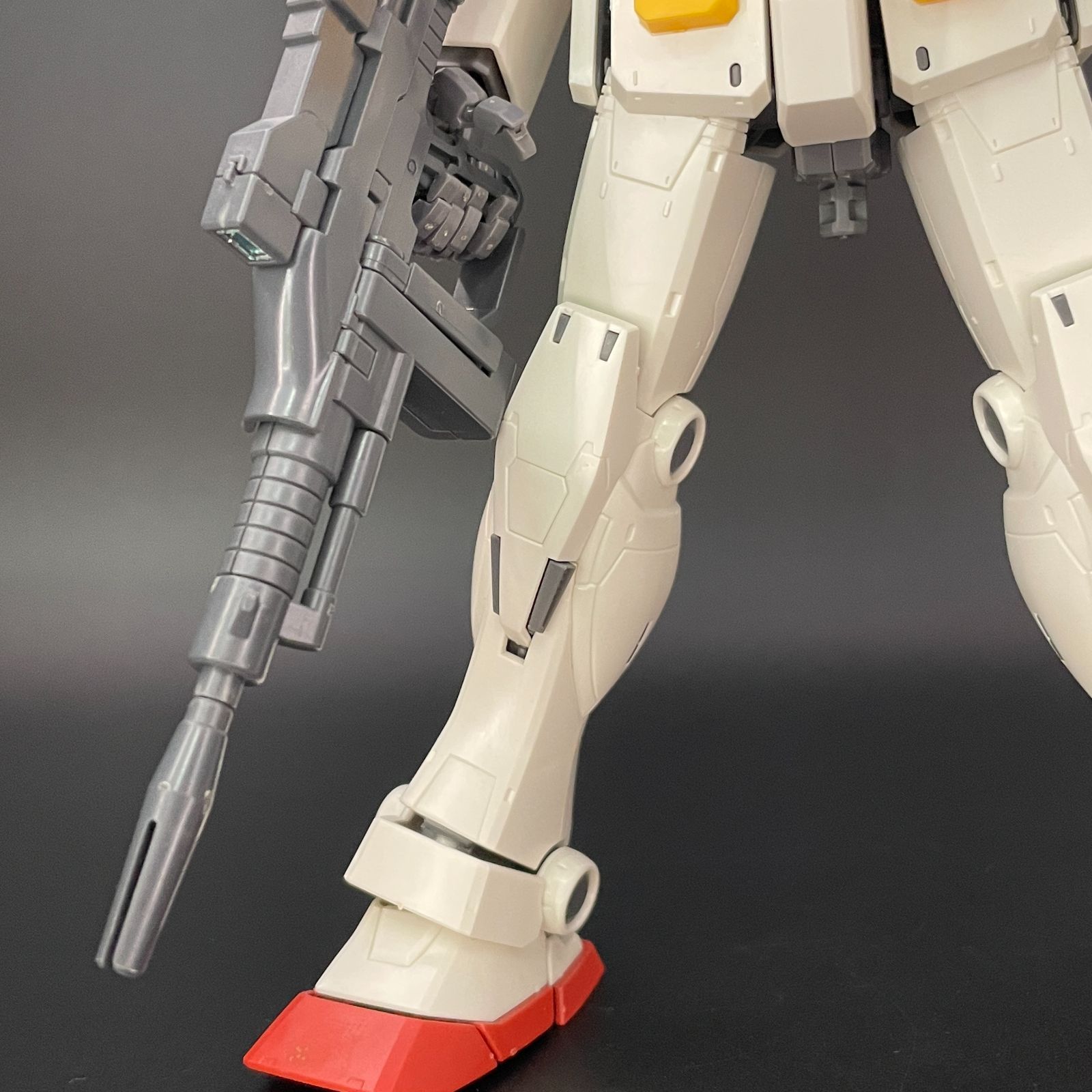 ガンプラ【ジャンク品、キズ、ほこり】 MG 1/100 RX-78-02 ガンダム