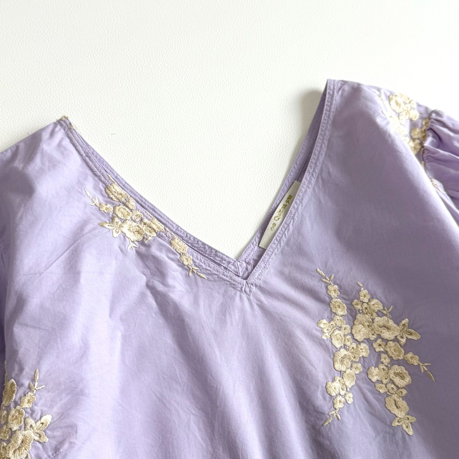 ヌキテパ NE QUITTEZ PAS! 25SS 花柄　刺繍ブラウス　半袖 ヌキテパ NE QUITTEZ PAS! 25SS 花柄 刺繍ブラウス 半袖 ne Quittez