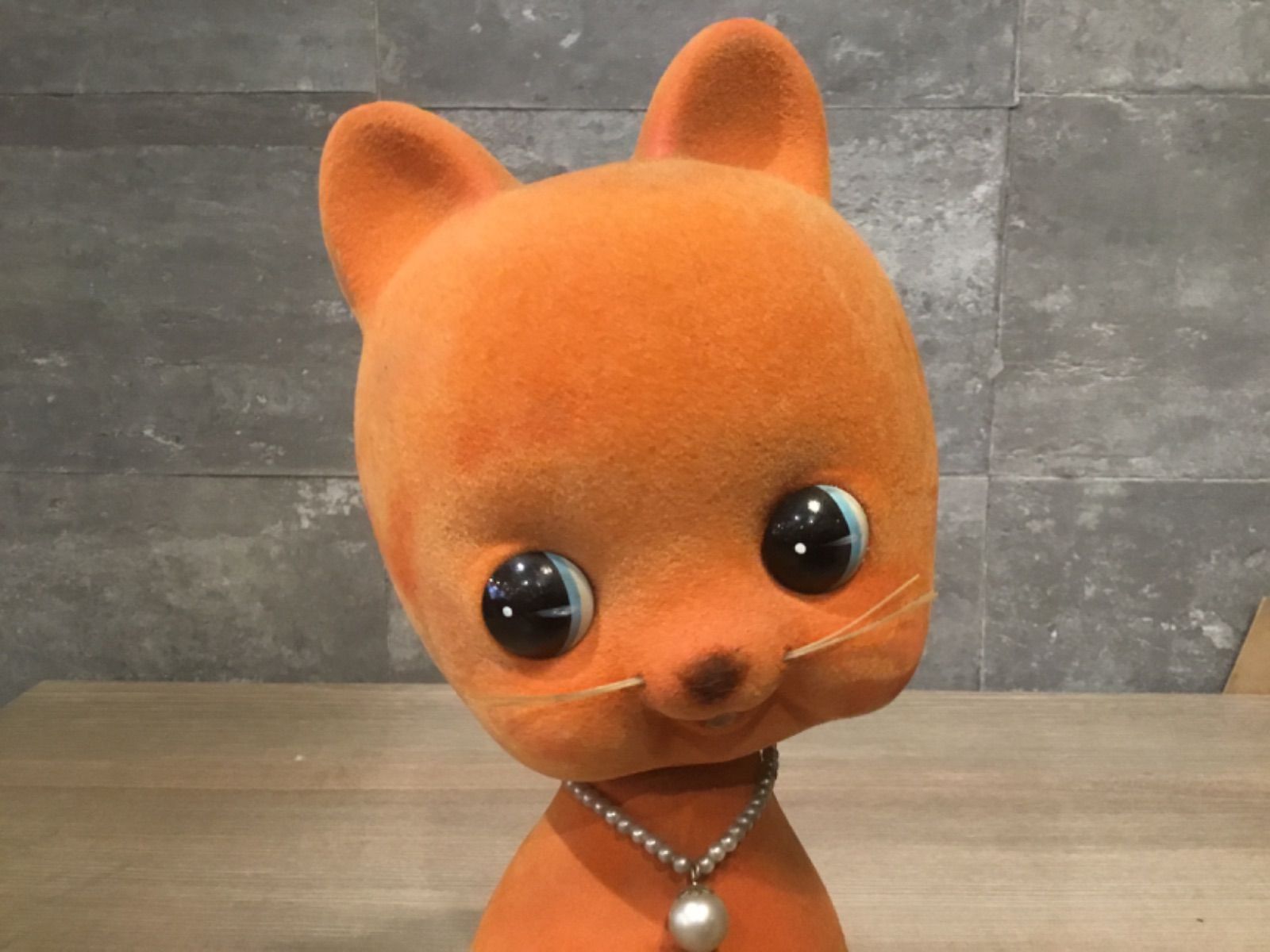 128 ネコの貯金箱 置物 オレンジ 首振り猫 昭和 フロッキー 送料無料