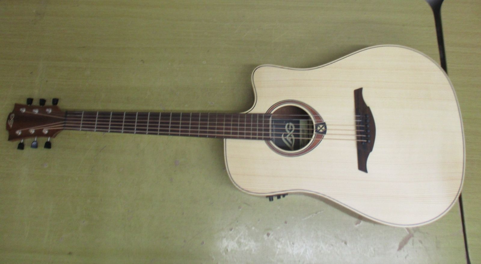 B147 美品 LAG Guitars T70DCE Tramontane エアレコ/アコースティックギター LAG Guitars Tramontane 70 T70DCE《アコギ》 : ギタープラネット