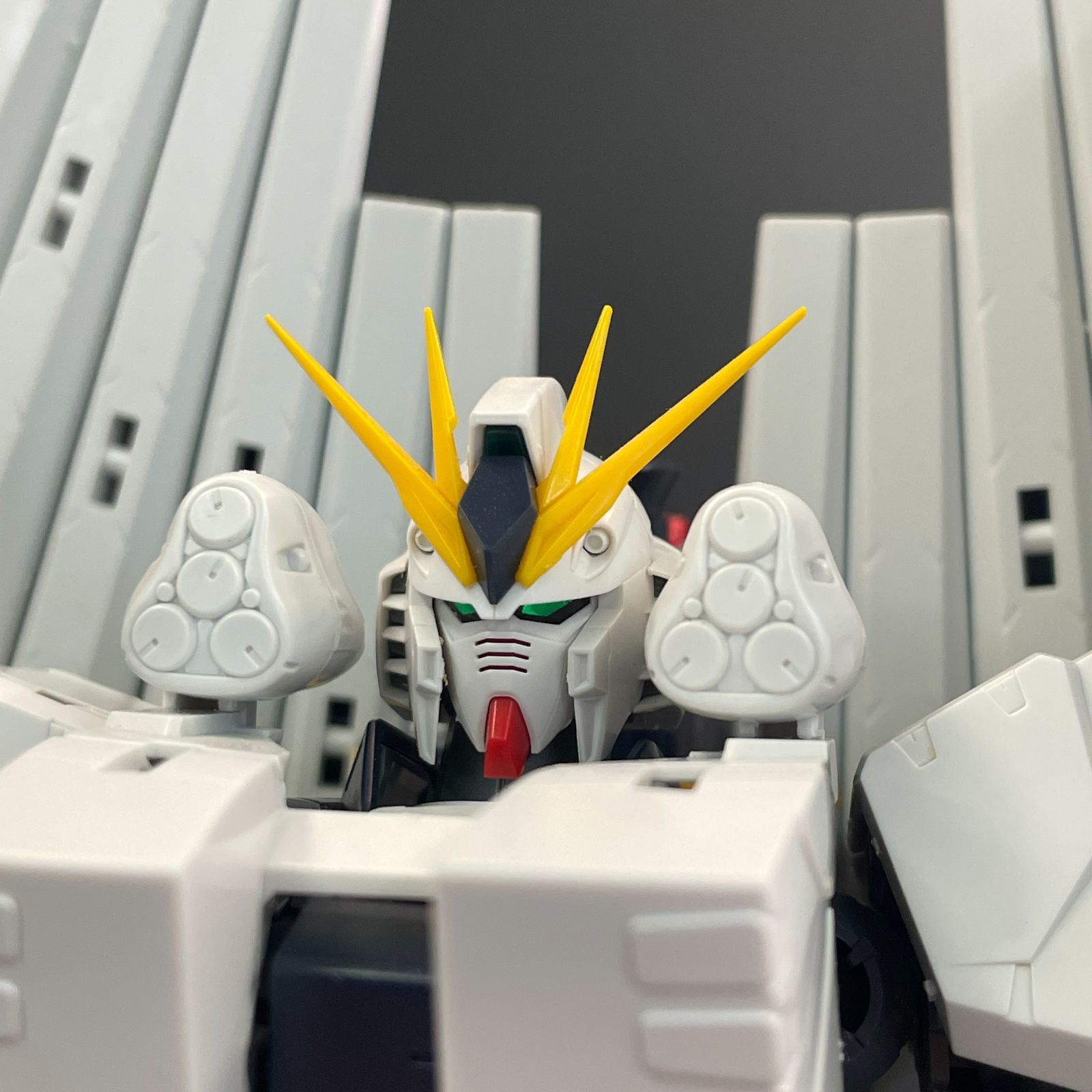 ジャンク品/接着多数、キズ,、ほこり】MG 1/100 νガンダム Ver.ka +