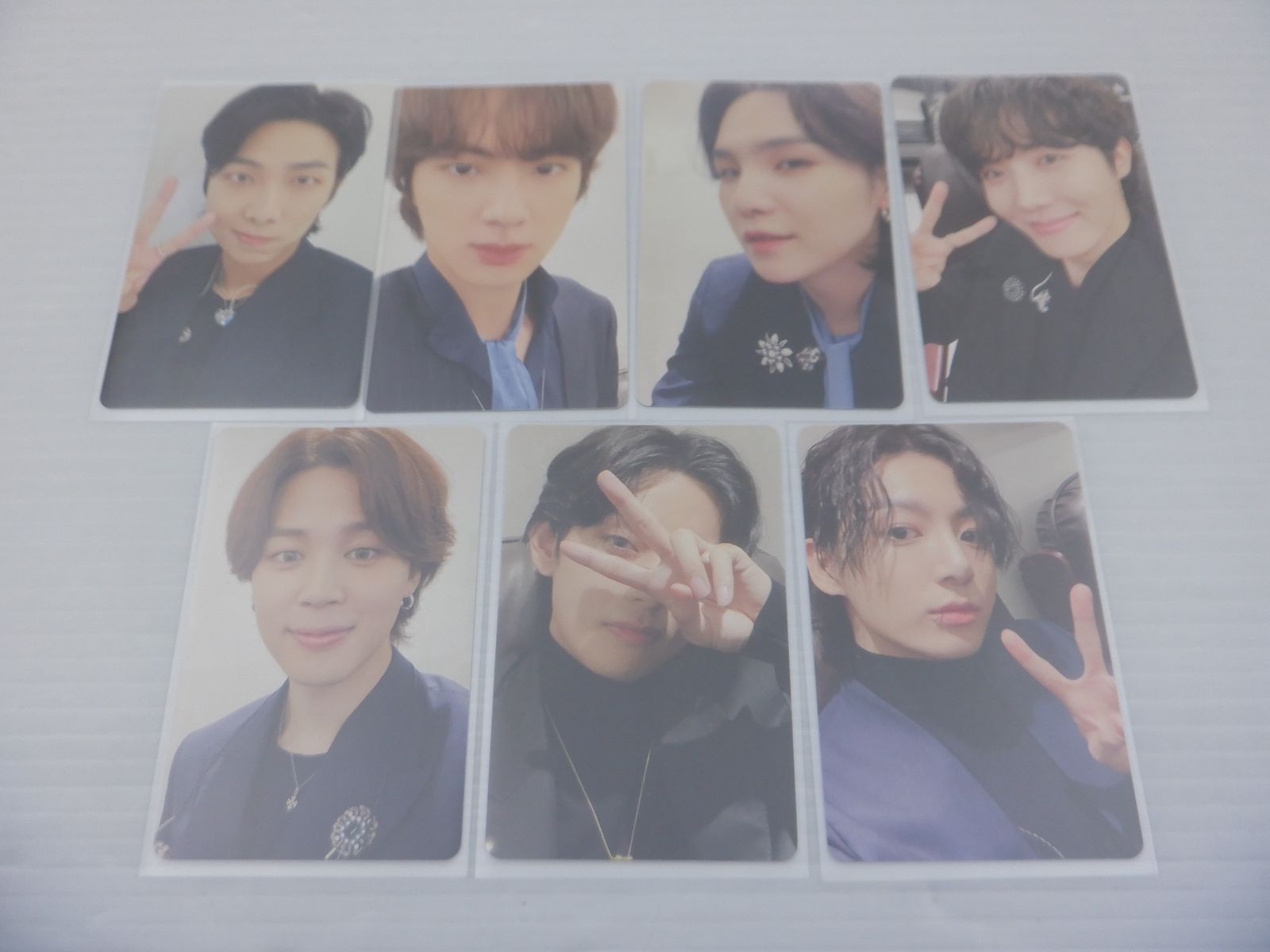 BTS70点まとめ売りCD、DVD、アルバム、ハンドクリーム、本 トレカ OneMall provides Mercari products: BTS CD アルバム まとめ売り