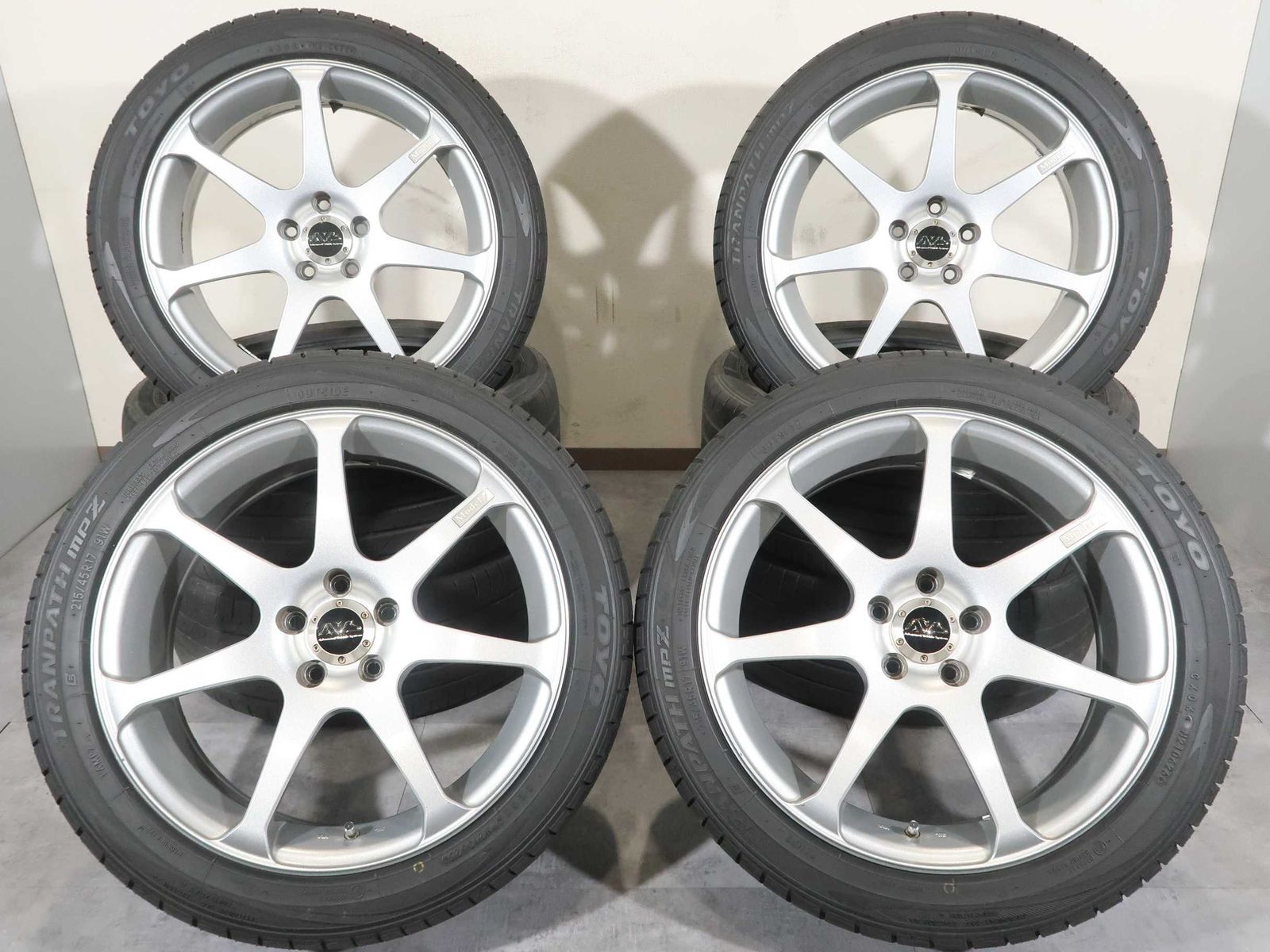 トヨタ プリウス カローラ ツーリング 86 BRZ 等 4本 社外 17インチ 7J