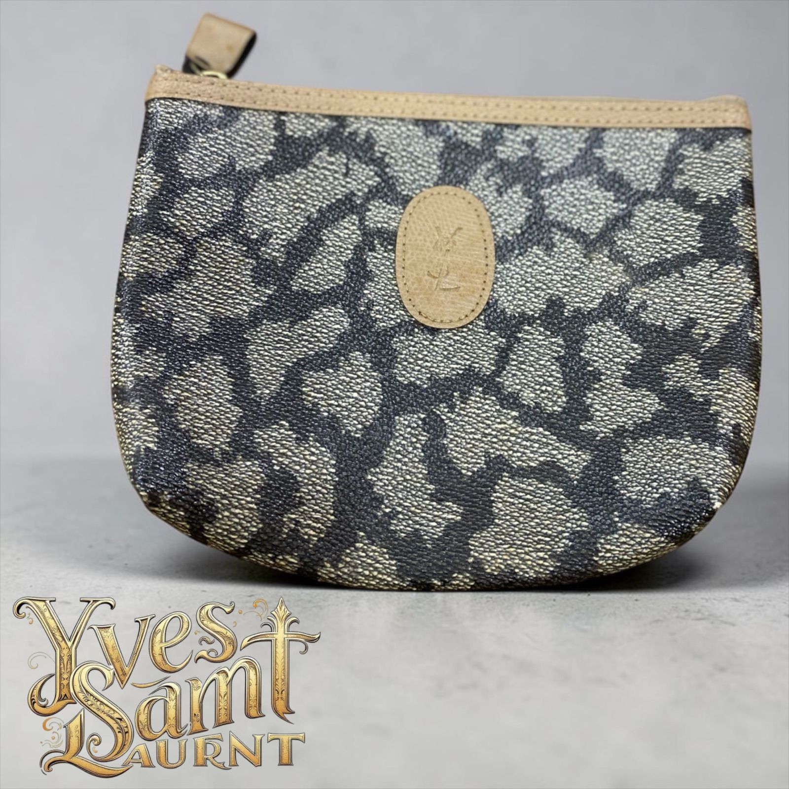 YSL イブサンローラン ポーチ 化粧ポーチ 小物入れ キリン柄 