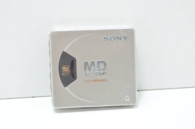 SONY ソニー MZ-E55 シルバー ポータブルMDプレーヤー ウォークマン Amazon | SONY ソニー MZ-E500-S シルバー ポータブルMDプレーヤー