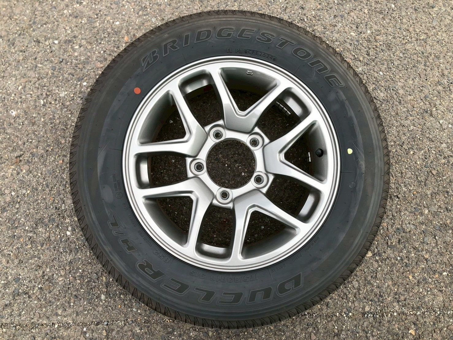 スズキ ジムニー JB64 純正 ホイールとタイヤ 4本セット☆16×5.5J +22 
