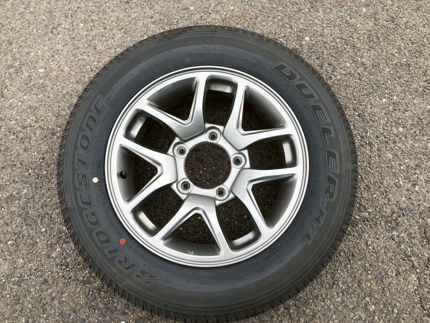 スズキ ジムニー JB64 純正 ホイールとタイヤ 4本セット☆16×5.5J +22 