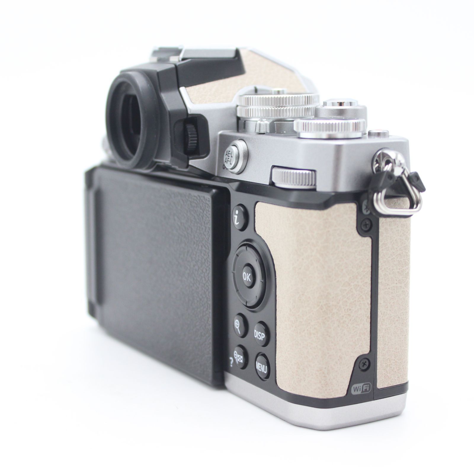 ショット数6994回！Nikon Z fc  サンドベージュ ショット数6994回！□ほぼ新品□ Nikon Z fc プレミアムエクステリア