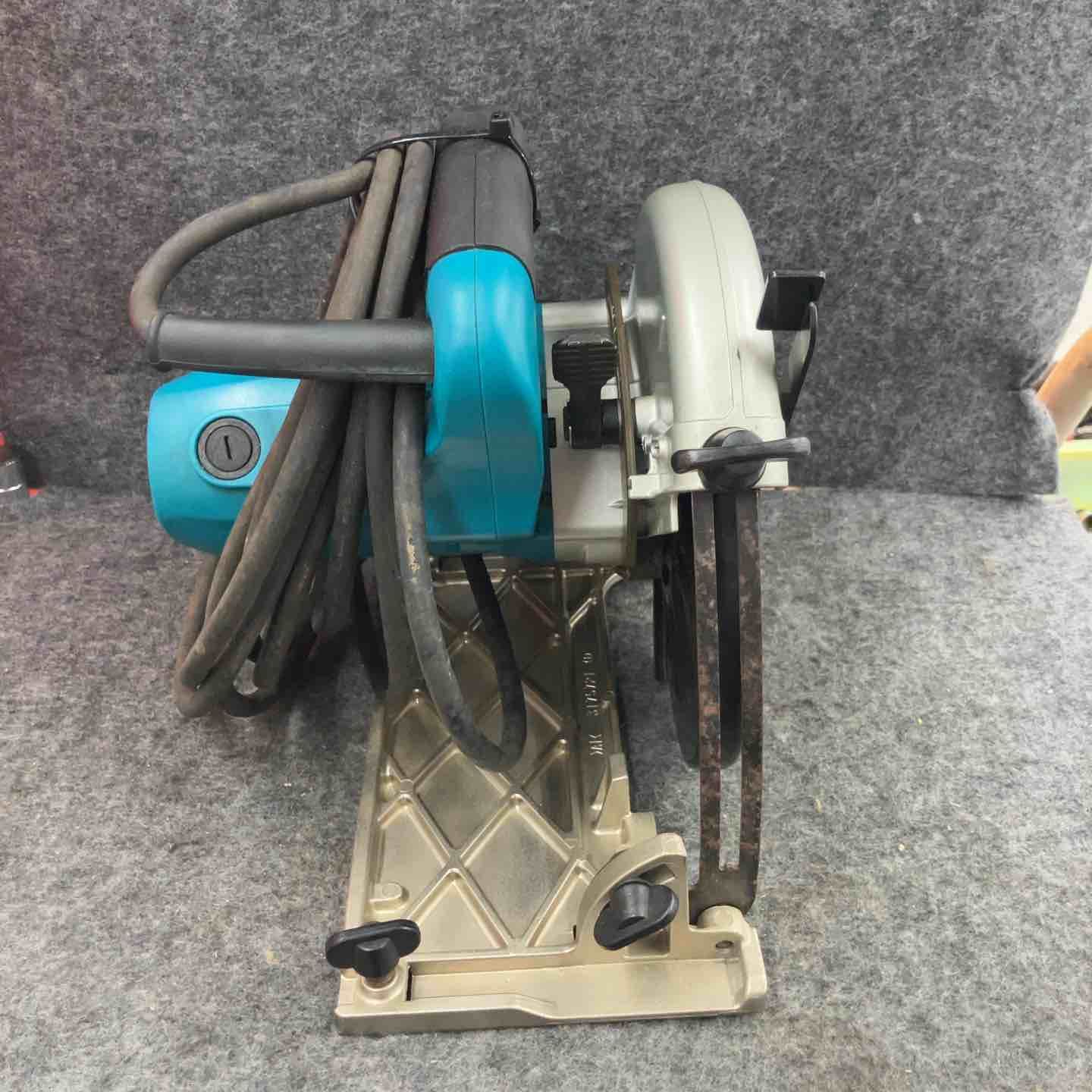 ☆マキタ(makita) 190mm際切丸のこ 5840BA【鴻巣店】 - メルカリ