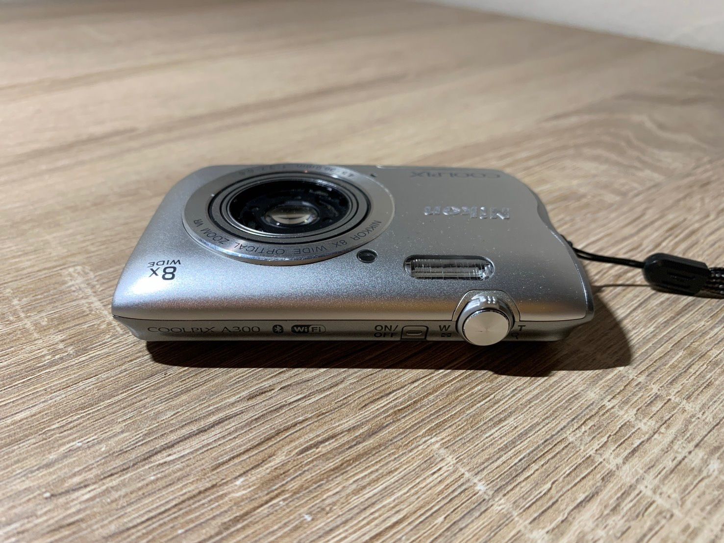 Nikon COOLPIX A300 シルバーコンパクトデジタルカメラジャンク品 Nikon COOLPIX A300 シルバー Wi-Fi対応 動作品 ニコン コンパクト