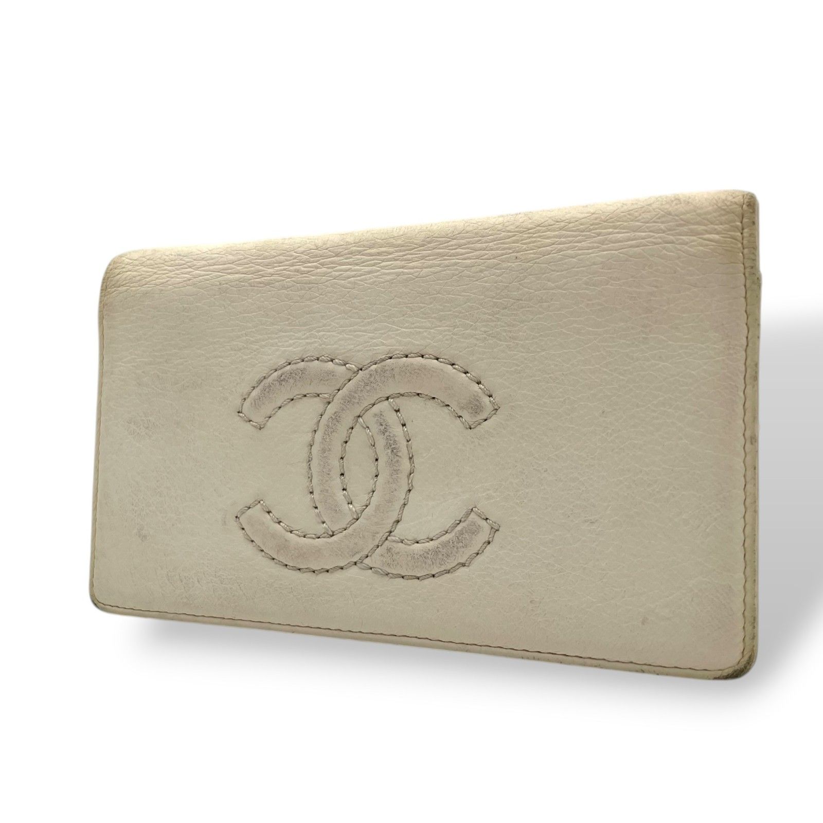 CHANEL 二つ折り長財布 アイボリー ココマーク CCロゴ シルバー金具 クラシック ロングウォレット レディース M5 CHANEL 二つ折り長財布 アイボリー ココマーク CCロゴ シルバー金具