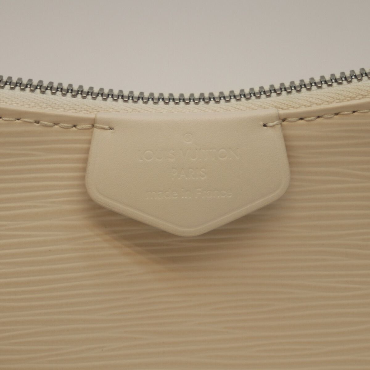 ルイヴィトン M80479 21年製 ｴﾋﾟ ｸﾚｰﾑ ｲｰｼﾞｰﾎﾟｰﾁ LOUIS VUITTON ルイヴィトン M80479 21年製 エピ クレーム イージー