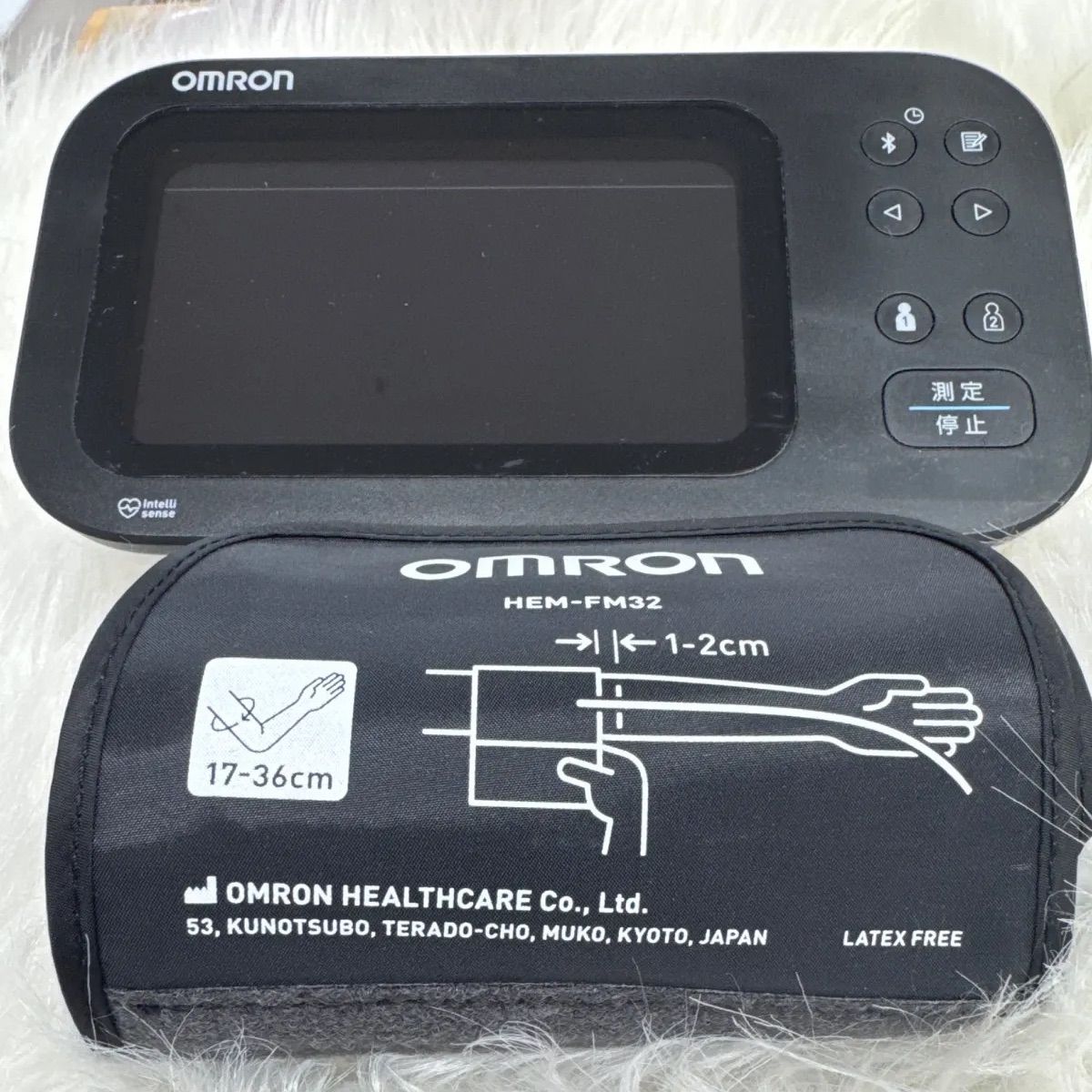 オムロン 上腕式血圧計 HCR-7728T Bluetooth対応 動作確認済　OK4