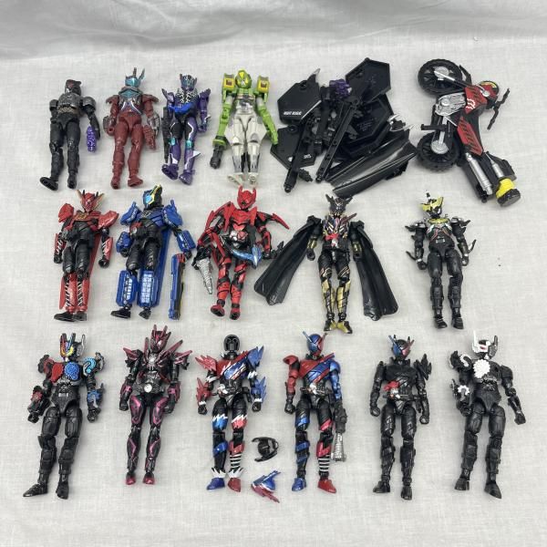 中古】現状品)装動 仮面ライダービルド 16種セット[91] - メルカリ