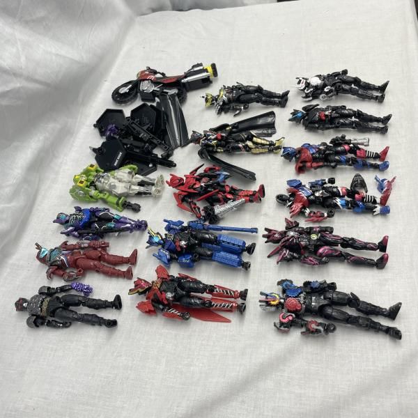 中古】現状品)装動 仮面ライダービルド 16種セット[91] - メルカリ