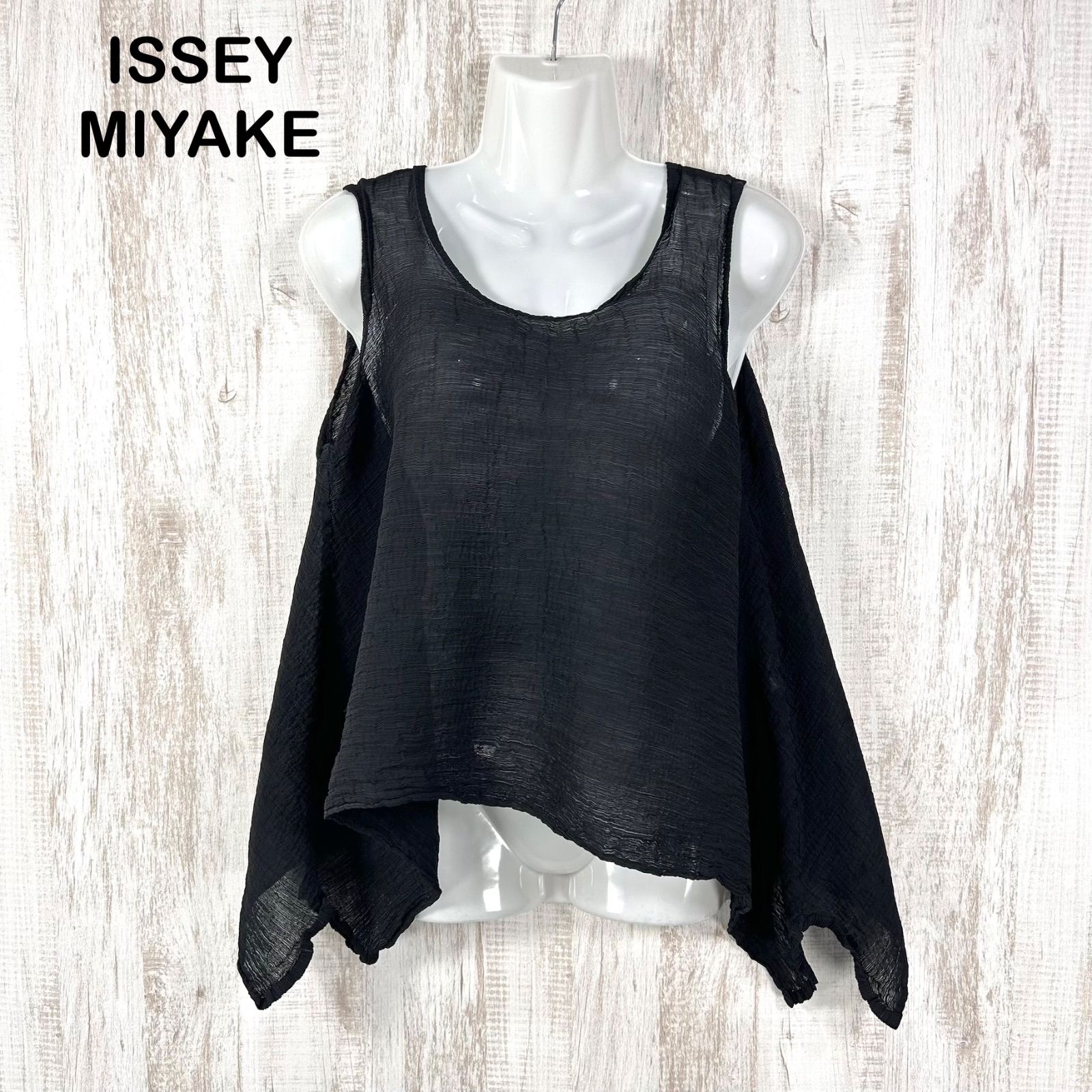 m*o様 ミーバイイッセイミヤケ　ノースリーブ　カットソー　プリーツ加工　総柄 美品 me by ISSEY MIYAKE ミーバイイッセイミヤケ プリーツ