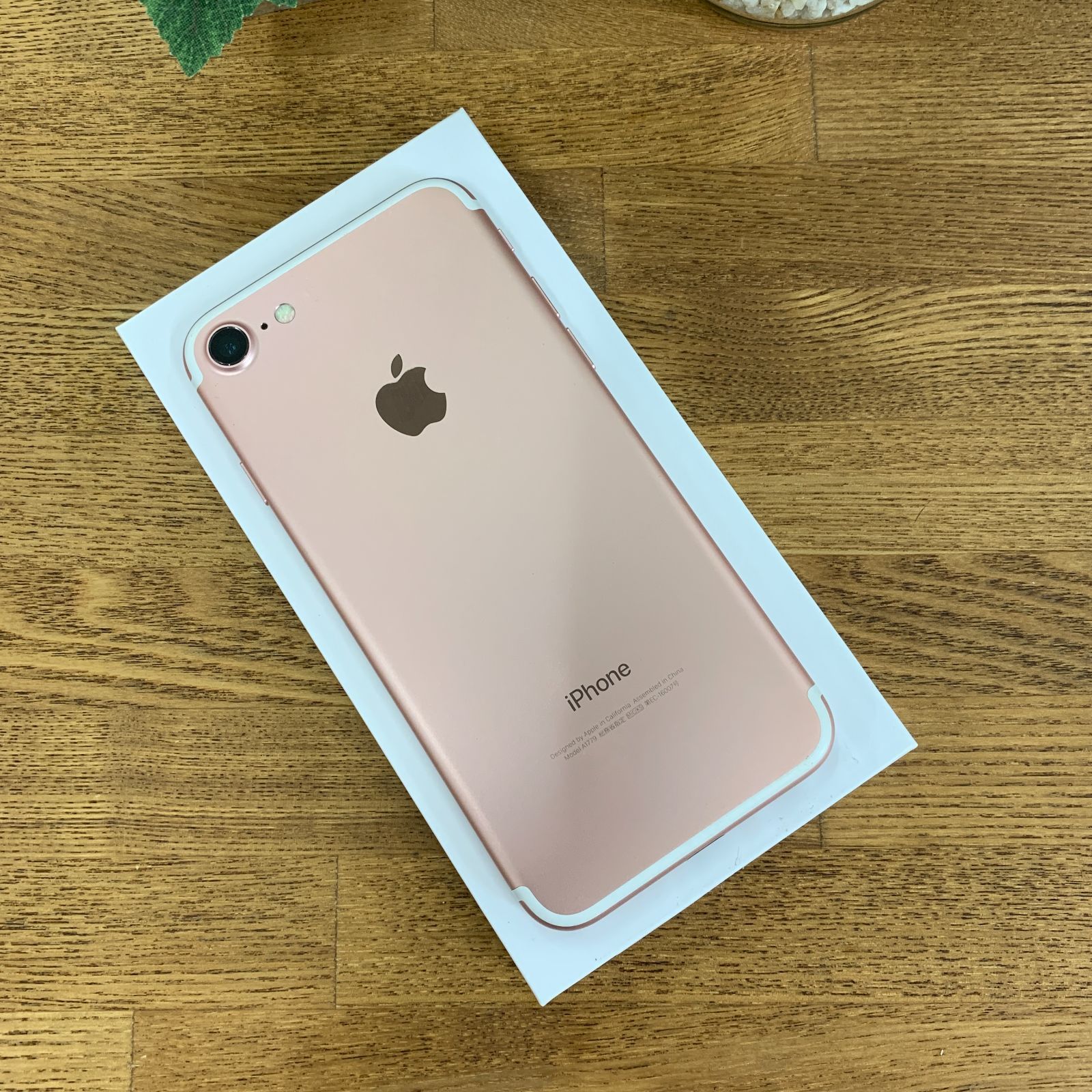 iPhone 7 32GB ロースゴールド 国内版 SIMフリー送料無料 - メルカリ