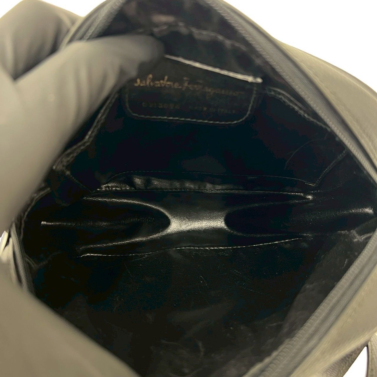 極 美品 Salvatore Ferragamo サルヴァトーレフェラガモ ヴァラ 金具