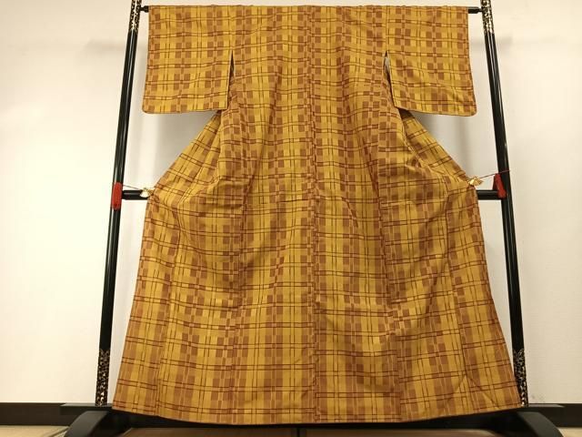 平和屋着物●本場黄八丈　市松綾織　紬　正絹　逸品　AABH0604fy 平和屋着物○本場黄八丈 市松綾織 紬 正絹 逸品 AABH0604fy - メルカリ