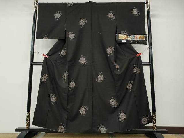 平和屋着物●本場大島紬　9マルキ　地空　泥染め　和同開珎　地空き　興紬商店謹製　証紙付き　正絹　逸品　CABE6847ut 平和屋着物○本場大島紬 9マルキ 地空 泥染め 和同開珎 地空き 興紬