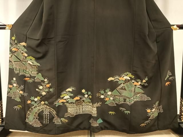 平和屋着物●創業130年　江戸染繍友禅　大彦　黒留袖　刺繍　風景文　金糸　金彩　高島屋扱い　正絹　逸品　AABH0829fy 平和屋着物○創業130年 江戸染繍友禅 大彦 黒留袖 刺繍 風景文 金糸
