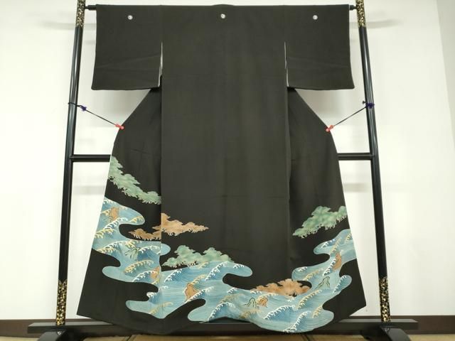 平和屋着物●創業130年　江戸染繍友禅　大彦　黒留袖　立波風景文　金彩　三越扱い　正絹　逸品　DABD9061ud 平和屋着物○創業130年 江戸染繍友禅 大彦 黒留袖 立波風景文 金彩