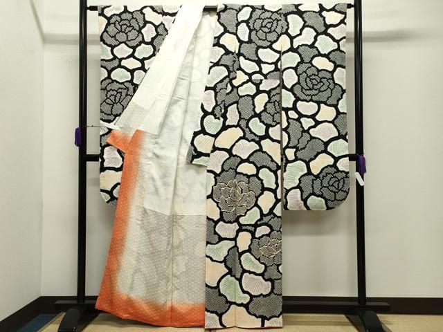 平和屋着物○豪華振袖 総絞り 駒刺繍 舞花文 黒地 正絹 逸品