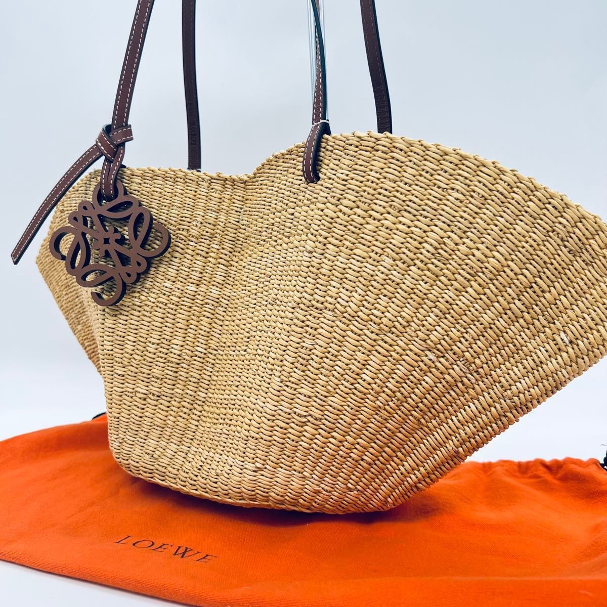 LOEWE ロエベ スモール　シェル　バスケット トートバッグ ベージュ　ブラウン ラフィア レザー