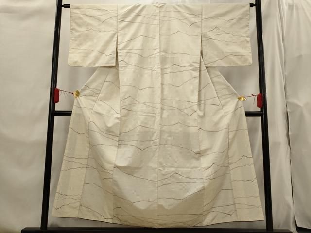 平和屋着物■上質な紬　十字絣　正絹　逸品　AABI0271st 平和屋着物□上質な紬 花唐草文 正絹 逸品 AABI4031sxの通販 by 平和屋