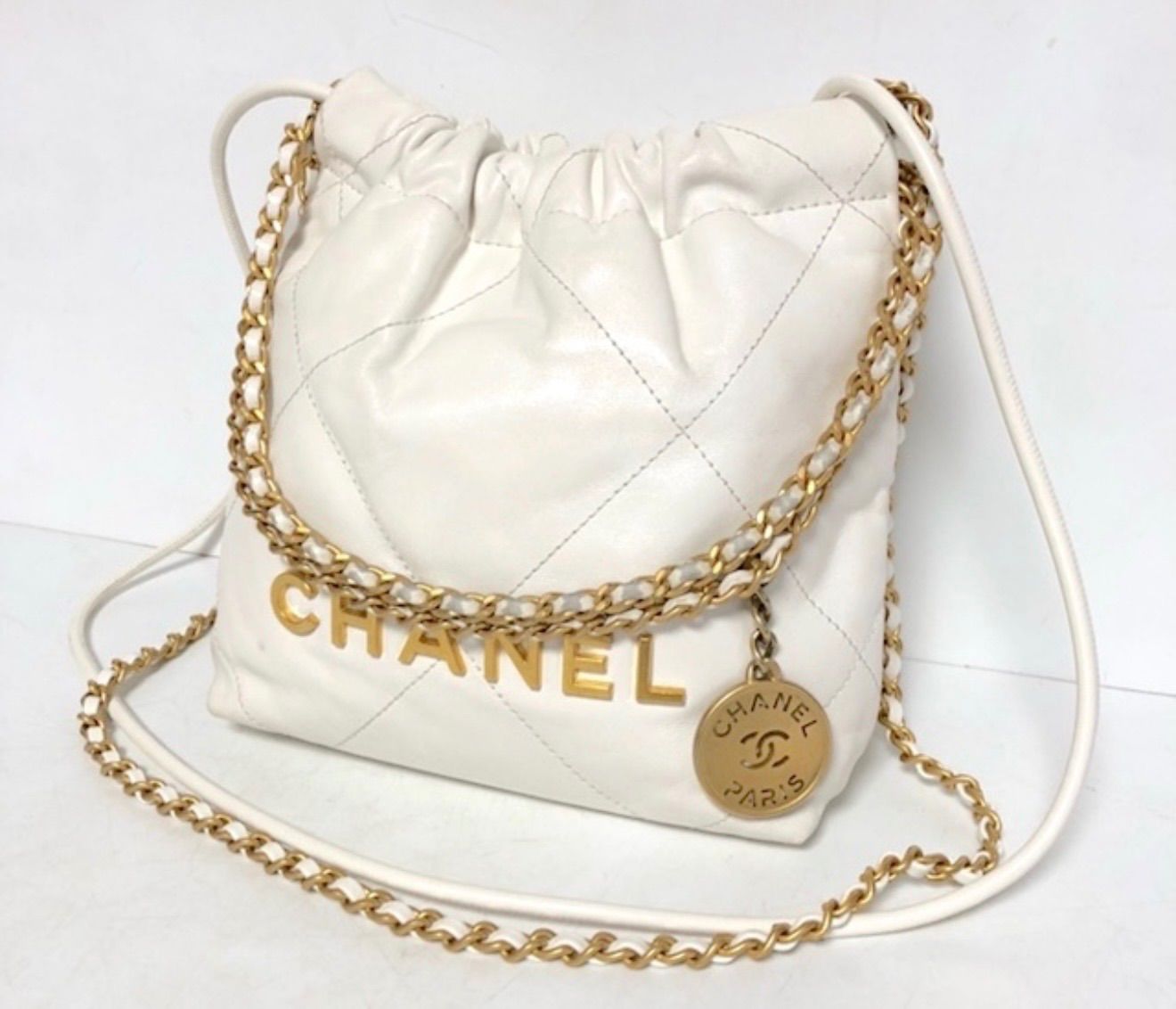 値下げ早い者勝ち！【美品】CHANEL シャネル 22 ミニ シャイニーカーフ