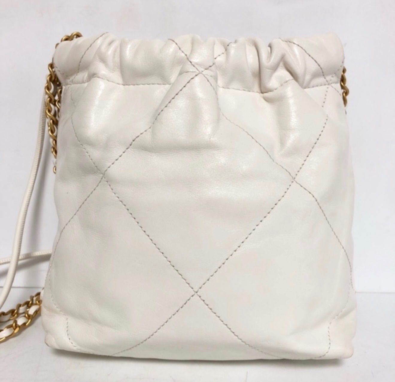 値下げ早い者勝ち！【美品】CHANEL シャネル 22 ミニ シャイニーカーフ 