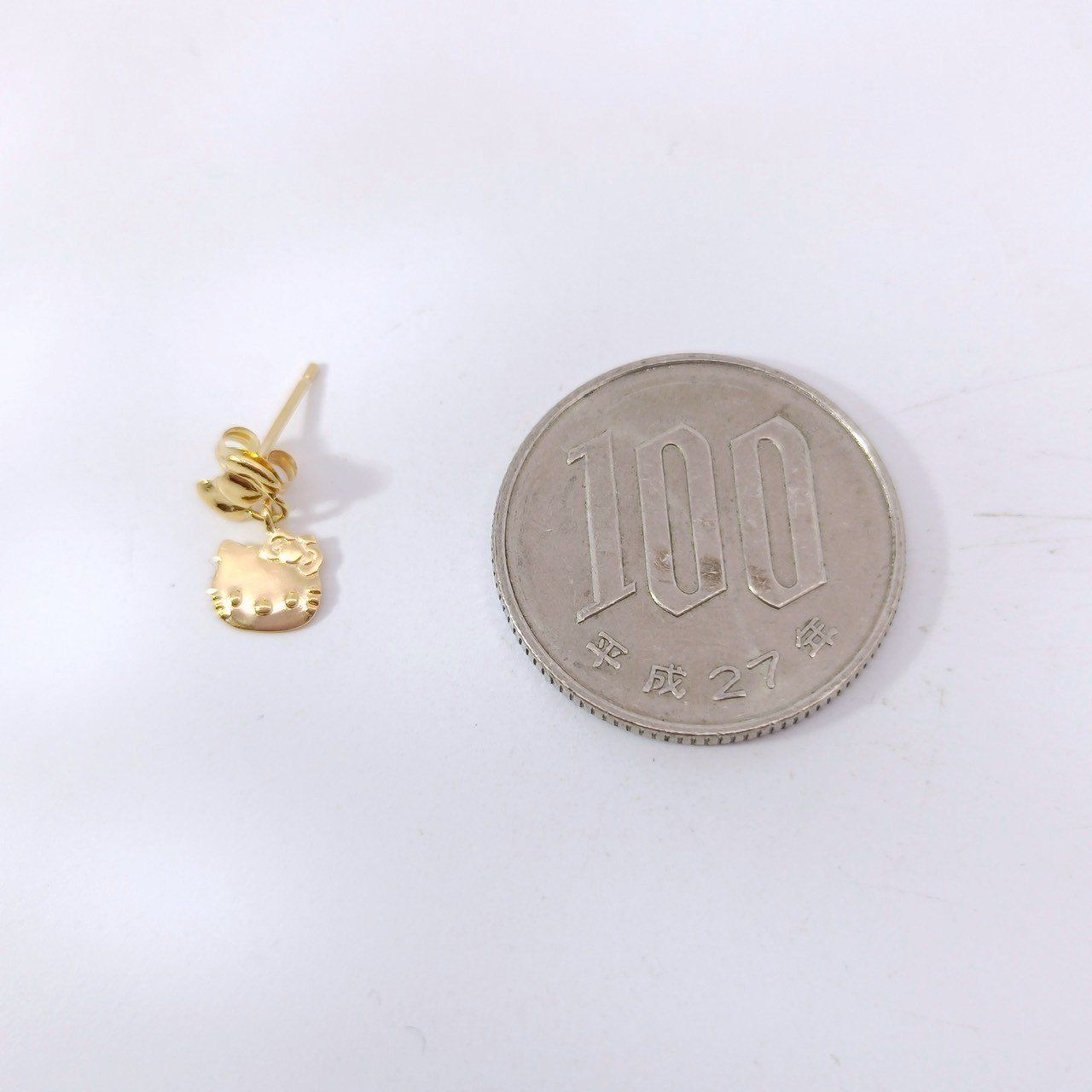 18金 K18 サンリオ ハローキティ ピアス 0.52g Z855 【公式通販】