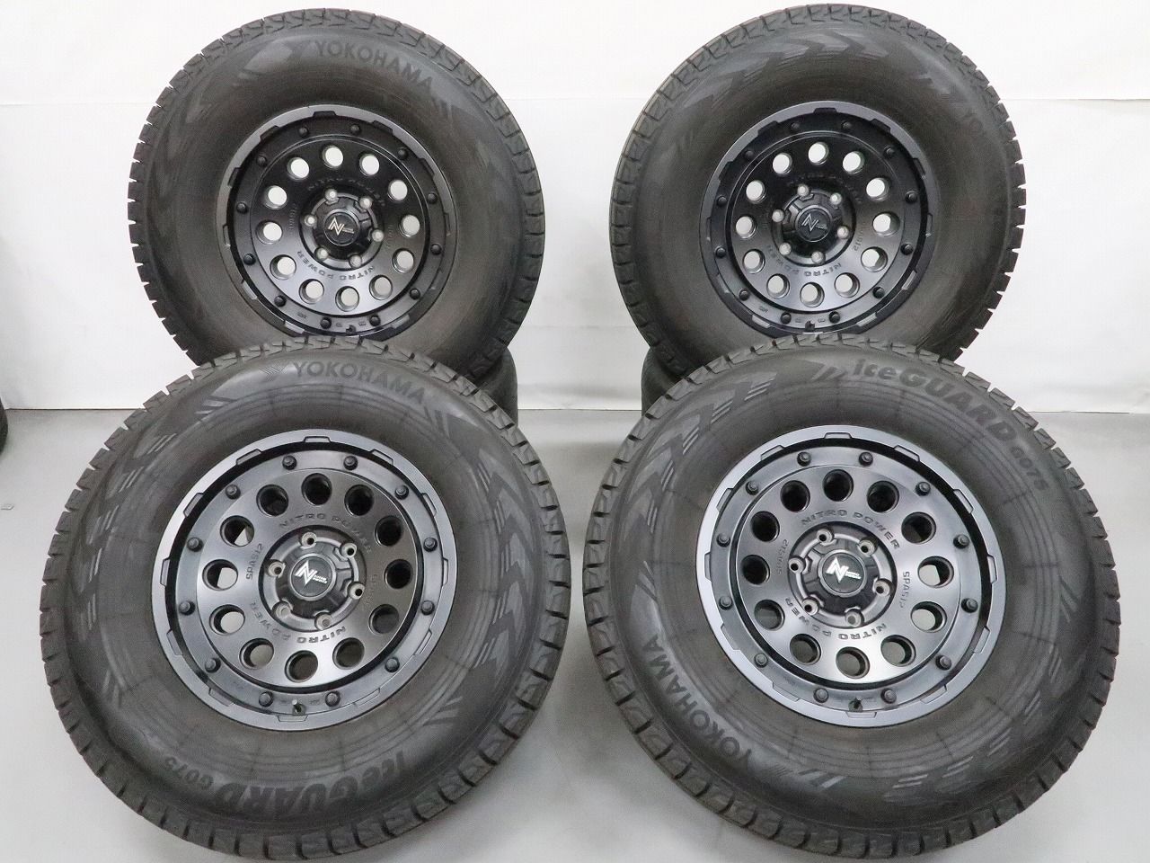 プラド FJクルーザー 等 4本 NITRO POWER 17インチ 8J+20 6H 139.7 
