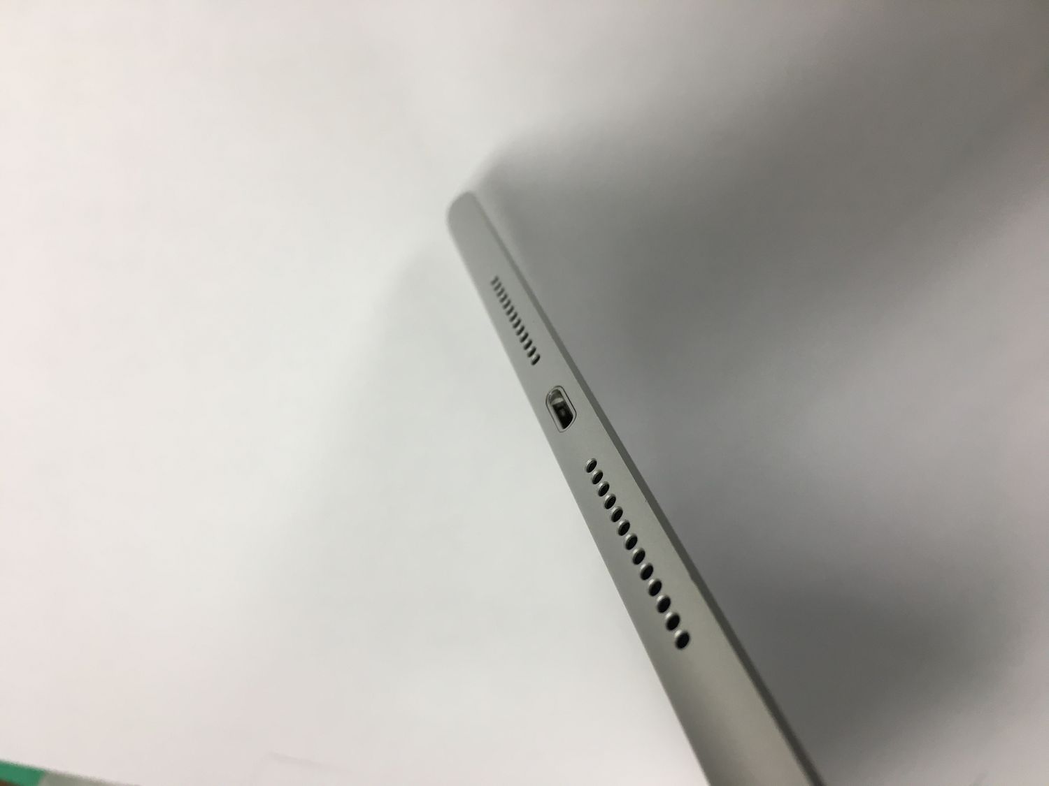 美品 iPad 第8世代 32GB SIMフリー 93%バッテリー - メルカリ