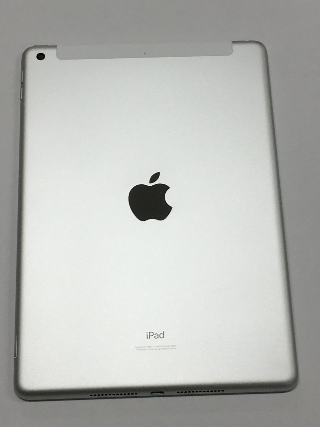 iPad 第8世代 32GB SIMフリー 美品 バッテリー93% 値下げ不可 ムスビー｜当日発送可iPad 第8世代 32GB docomo版SIMフリー バッテリー