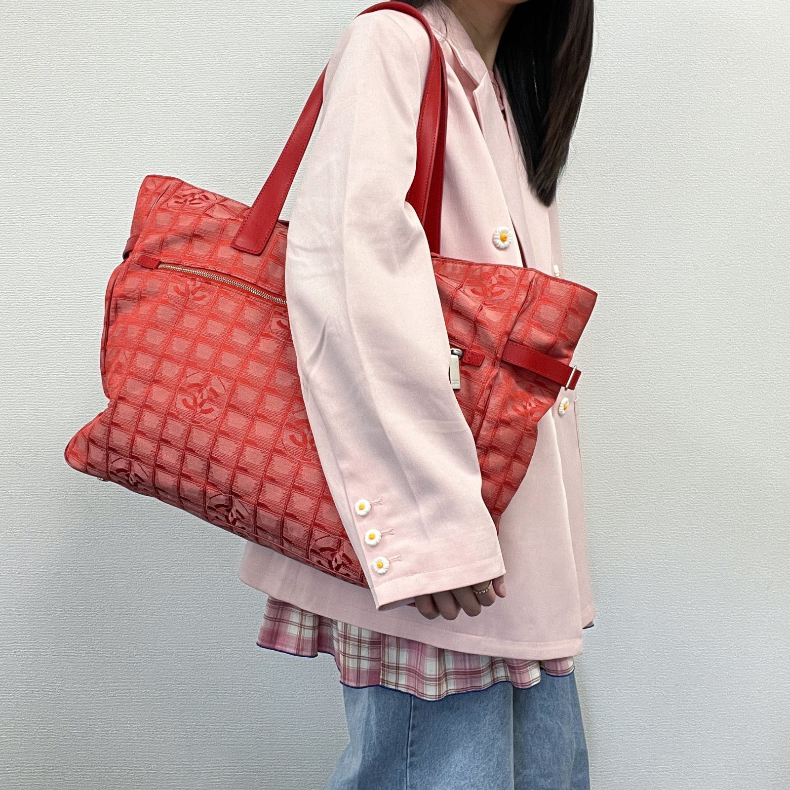 【最終値下げ!!早い者勝ち!!美品】CHANELニュートラベルライントートバッグ 再再再再値下げ】シャネル ニュートラベルライントートバッグ 限定赤