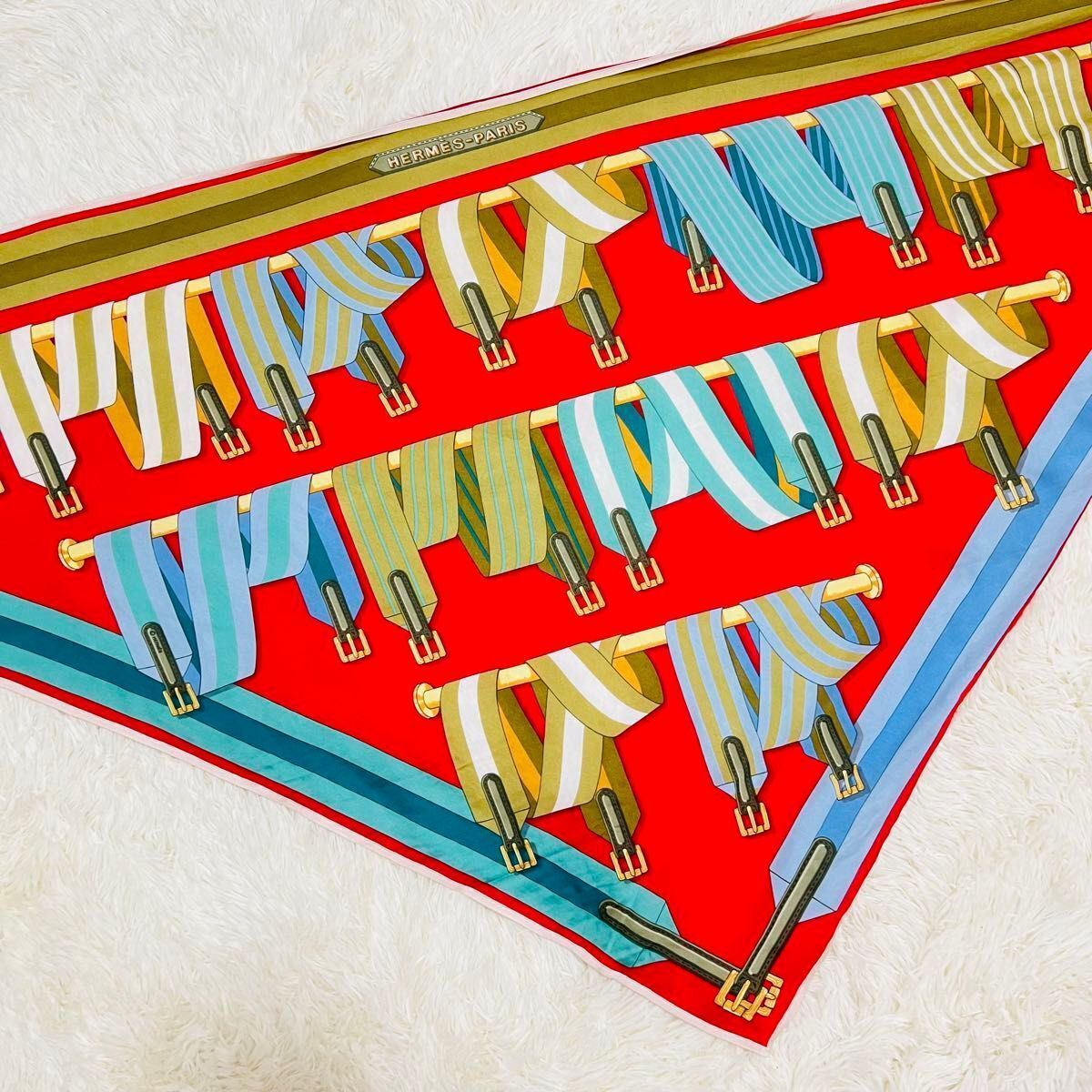 エルメス HERMES スカーフ トライアングルジェアン レッド HERMES（エルメス） （未使用 展示品）エルメス トライアングル