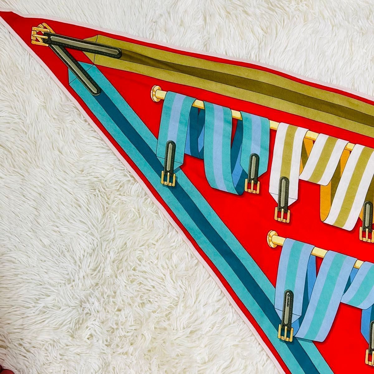 エルメス HERMES スカーフ トライアングルジェアン レッド HERMES（エルメス） （未使用 展示品）エルメス トライアングル