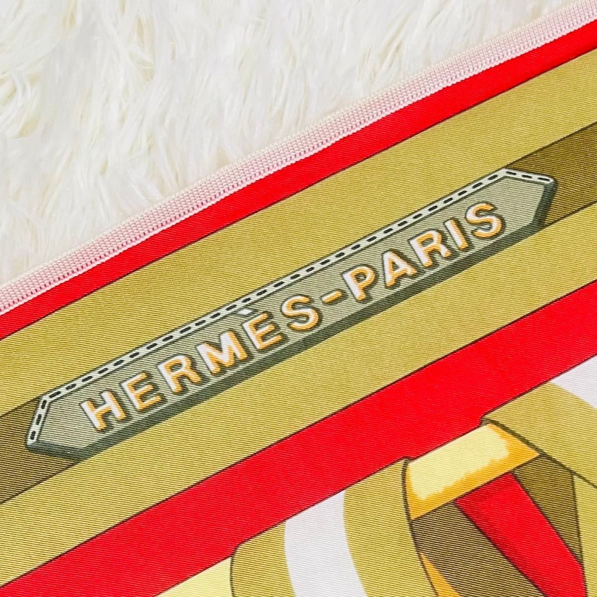 HERMES エルメス トライアングルジェアン 三角 スカーフ レッド系 