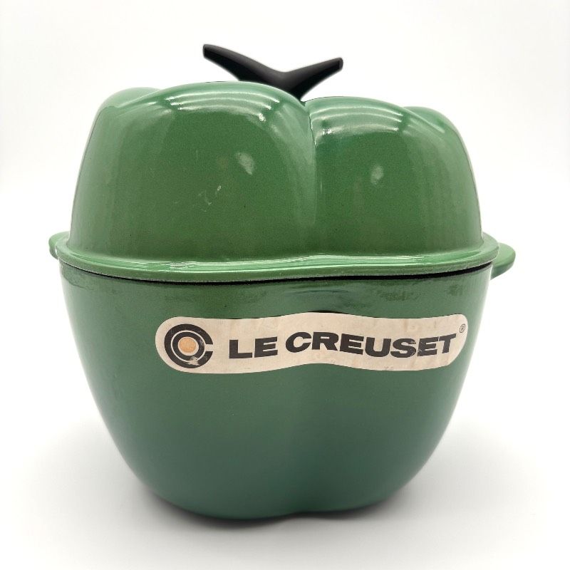 LE CREUSET ピーマン型鍋 緑色 箱付き 訳アリ未使用】Le Creuset ルクルーゼ ココット ピーマン 2L グリーン