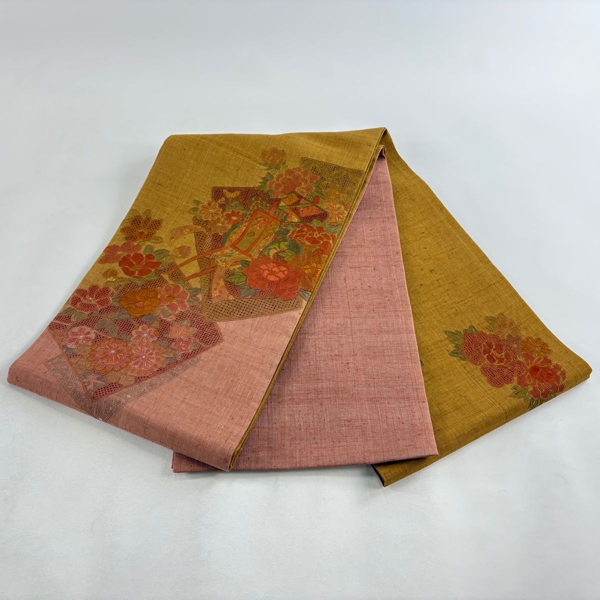 袋帯 秀品 紬地 御所車 草花 刺繍 山吹色 お太鼓柄 正絹 【中古