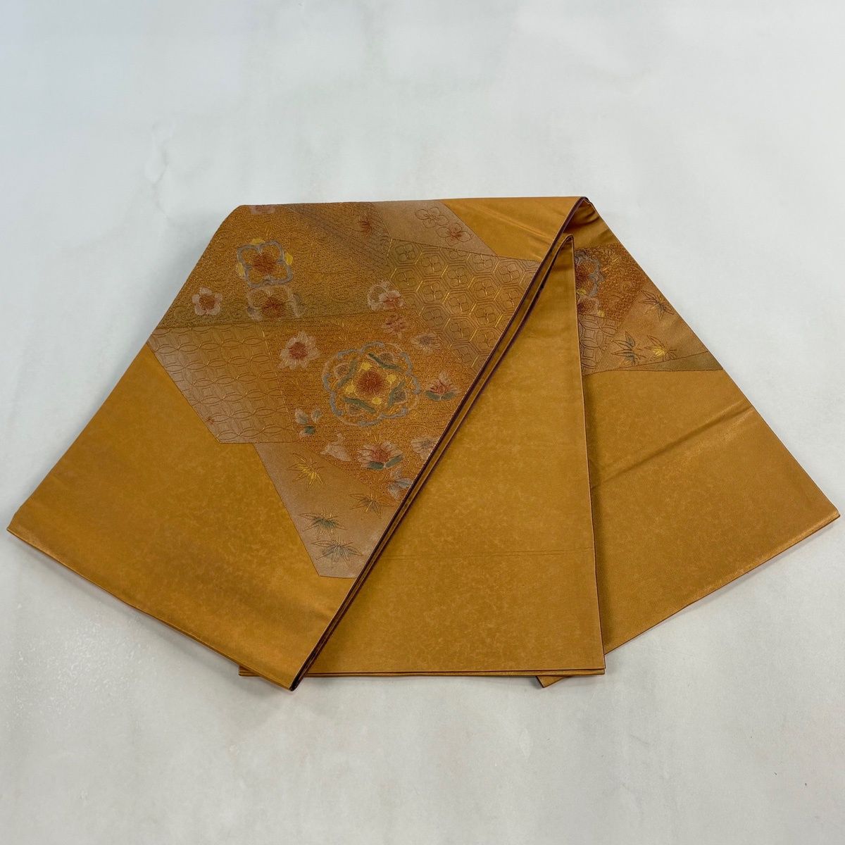 袋帯 美品 逸品 丸文 動物 金糸 刺繍 山吹色 お太鼓柄 正絹 【中古 