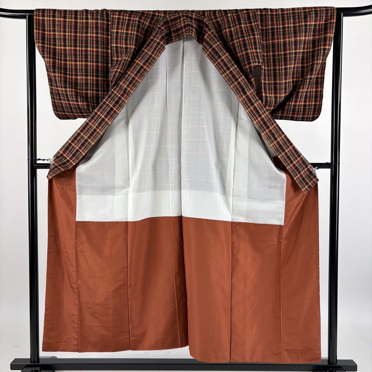 紬 身丈151cm 裄丈66.5cm 正絹 名品 【中古】 紬 身丈155cm 裄丈63cm S 袷 格子 赤茶 正絹 優品 【中古】 - メルカリ